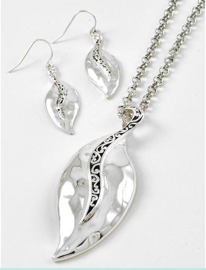 LEAF W/HAMMER TX NECKLACE SET